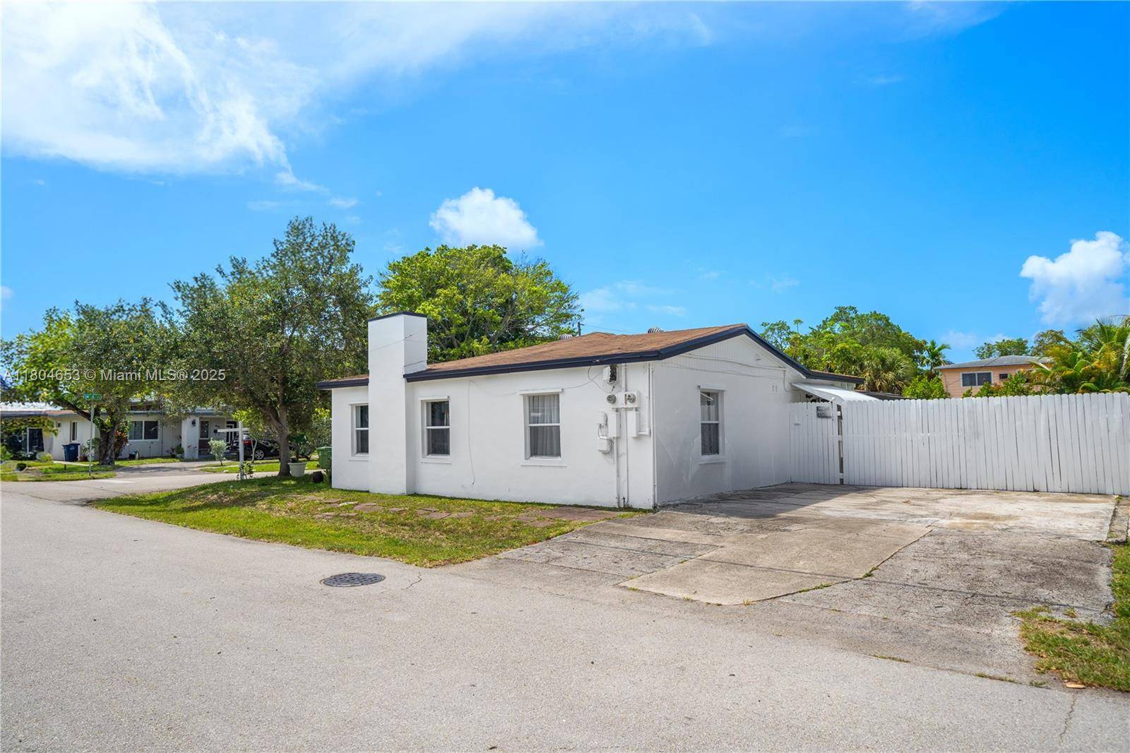 Hallandale Beach, FL 33009,504 SW 5th Ave