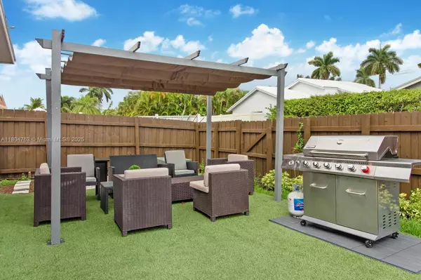 Dania Beach, FL 33004,405 SE 4th St