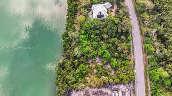 Marco Island, FL 34145,1181 BLUE HILL CREEK DR