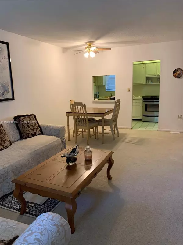 Miami, FL 33179,1700 NE 191 St #101