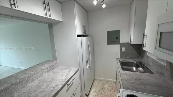 Miami, FL 33135,1530 SW 2nd St #401