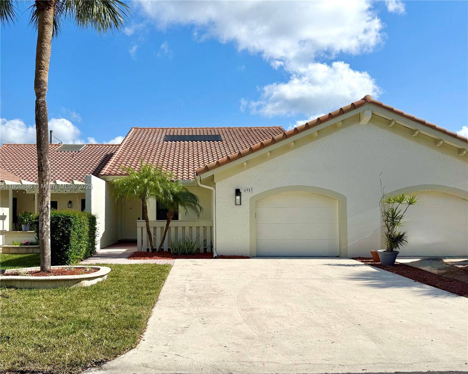 6953 Barbarossa St, Boca Raton, FL 33433
