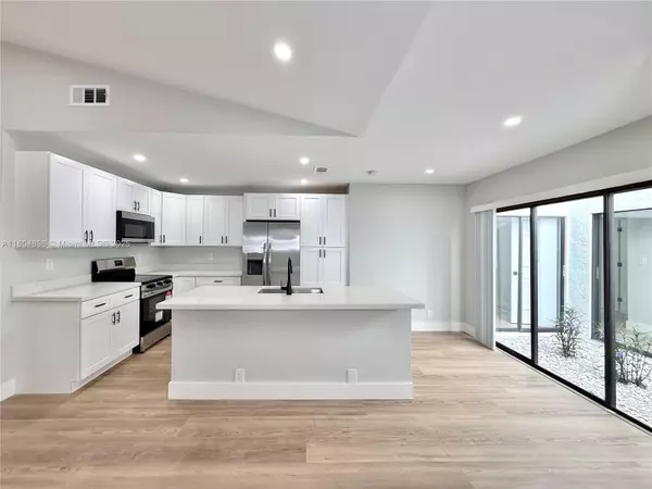 Boca Raton, FL 33433,6953 Barbarossa St