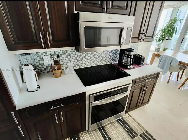 Sunny Isles Beach, FL 33160,16400 Collins Ave #1743