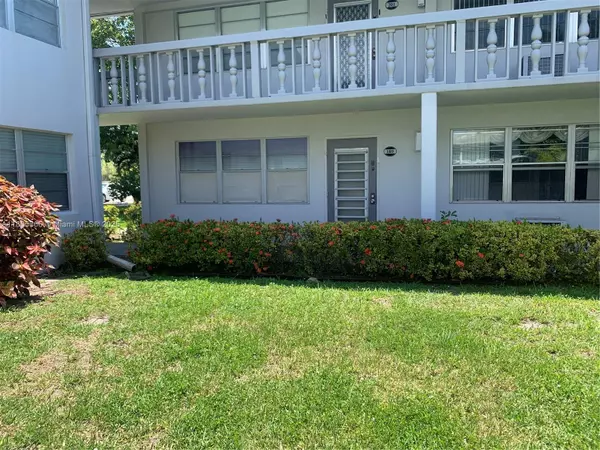 Deerfield Beach, FL 33442,189 Oakridge M #189