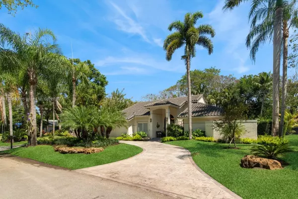 Palmetto Bay, FL 33157,7395 SW 166th St