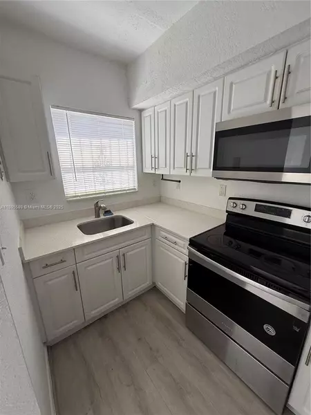 8463 NW 4th Ct #8463, Miami, FL 33150