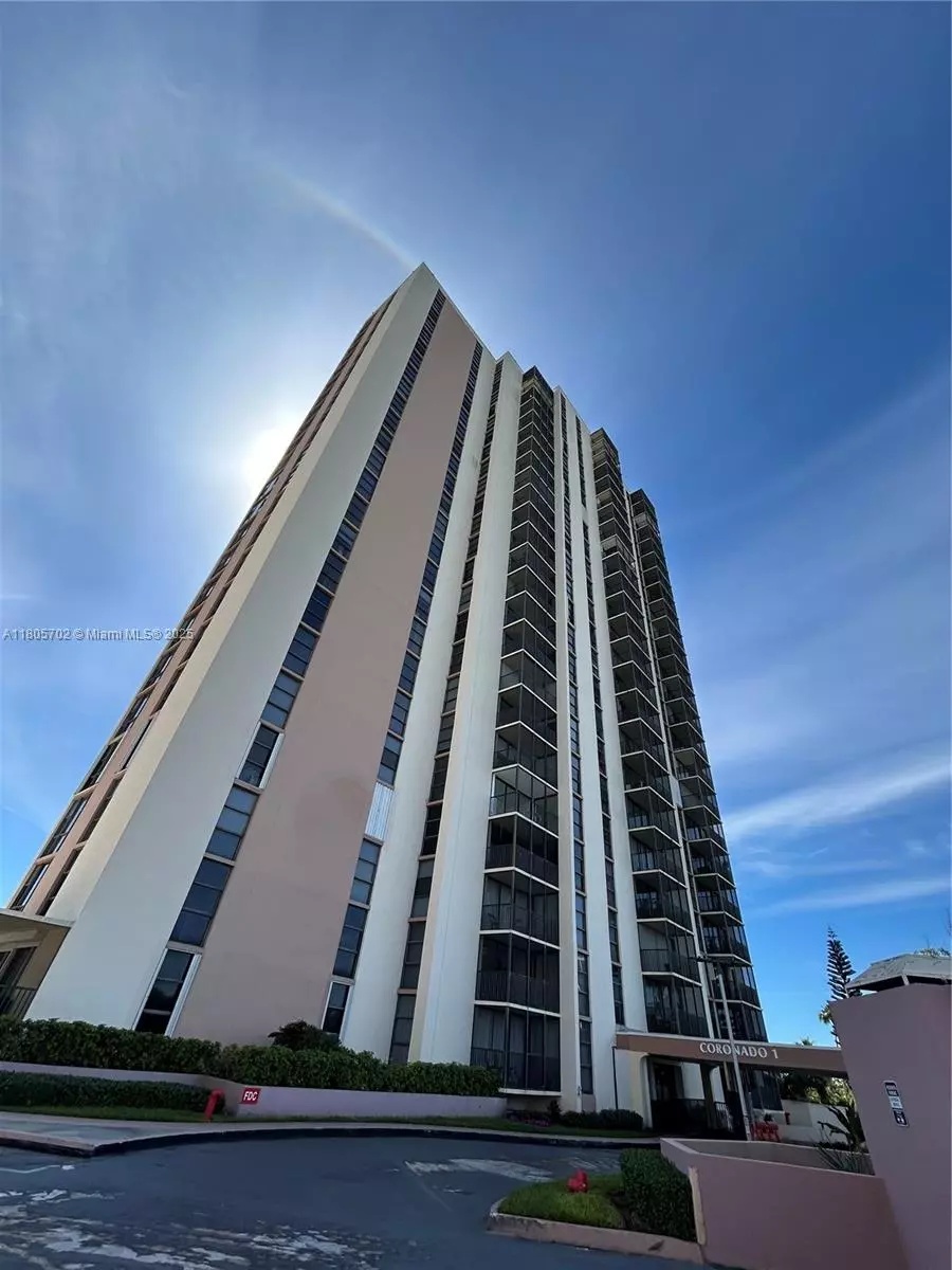 Aventura, FL 33180,20335 W Country Club Dr #903