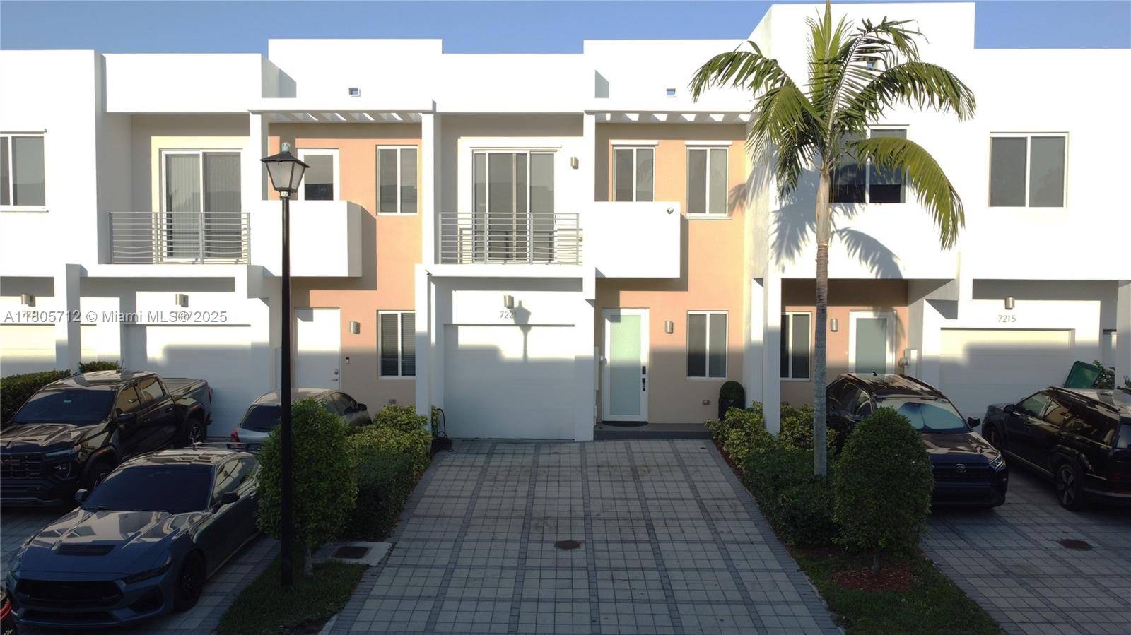 7221 NW 103rd Path, Doral, FL 33178