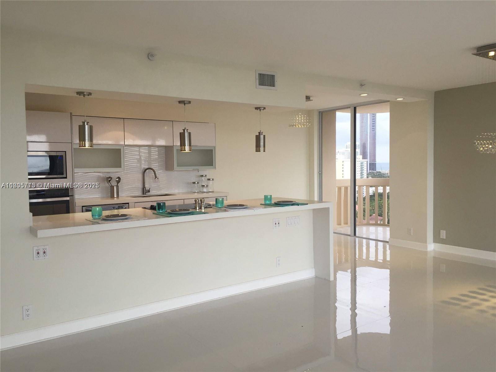 Aventura, FL 33180,19707 Turnberry Way #18D