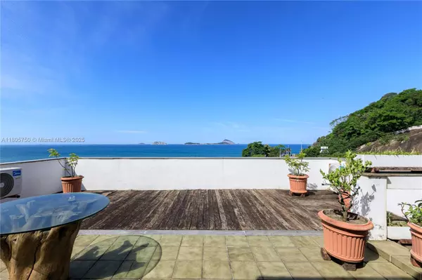 22441-000,1222 Av Delfim Moreira #Cob 1