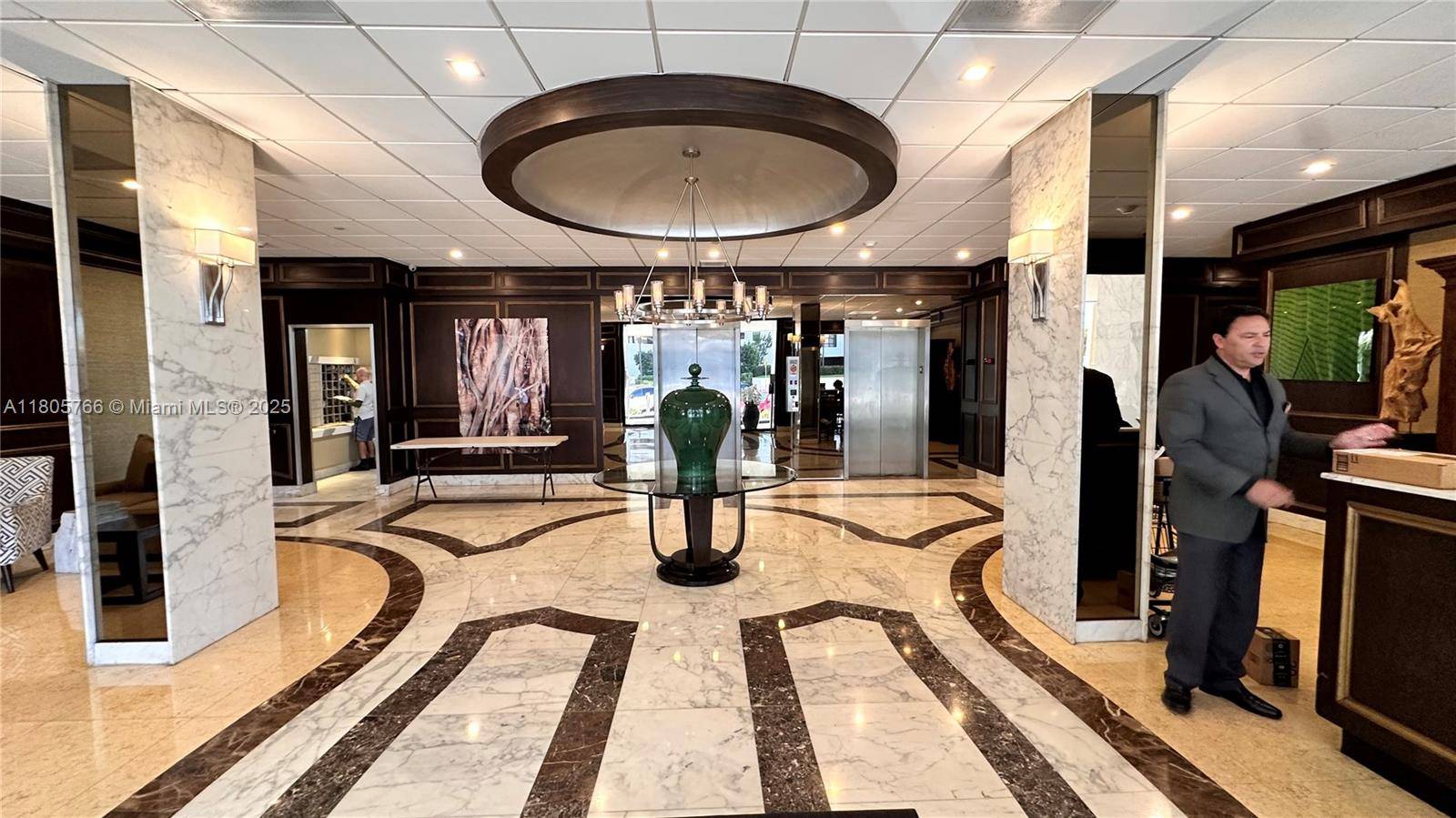 Coral Gables, FL 33134,625 Biltmore Way #707