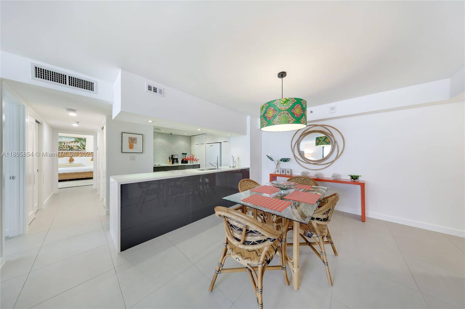 Miami Beach, FL 33139,1621 Collins Ave #807