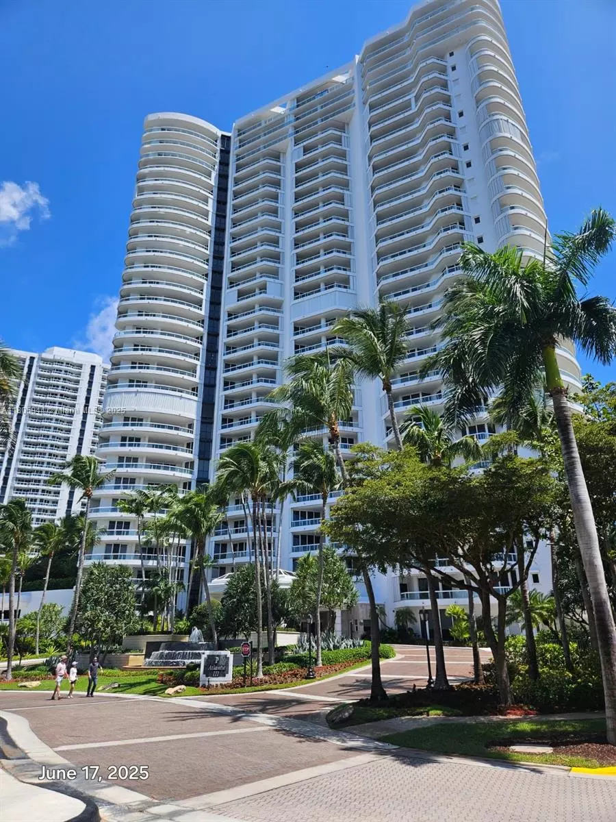 Aventura, FL 33180,21050 Point Pl #501
