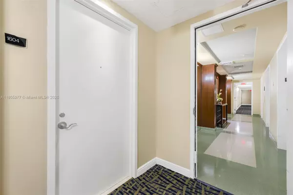 Hallandale Beach, FL 33009,1755 E Hallandale Beach Blvd #1604E