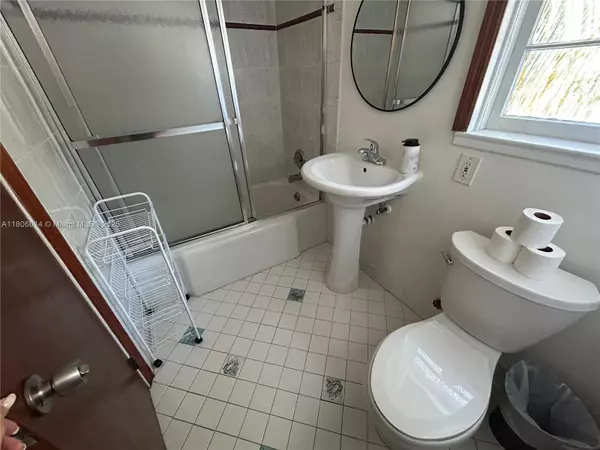 Fort Lauderdale, FL 33301,300 Sunset Dr #9
