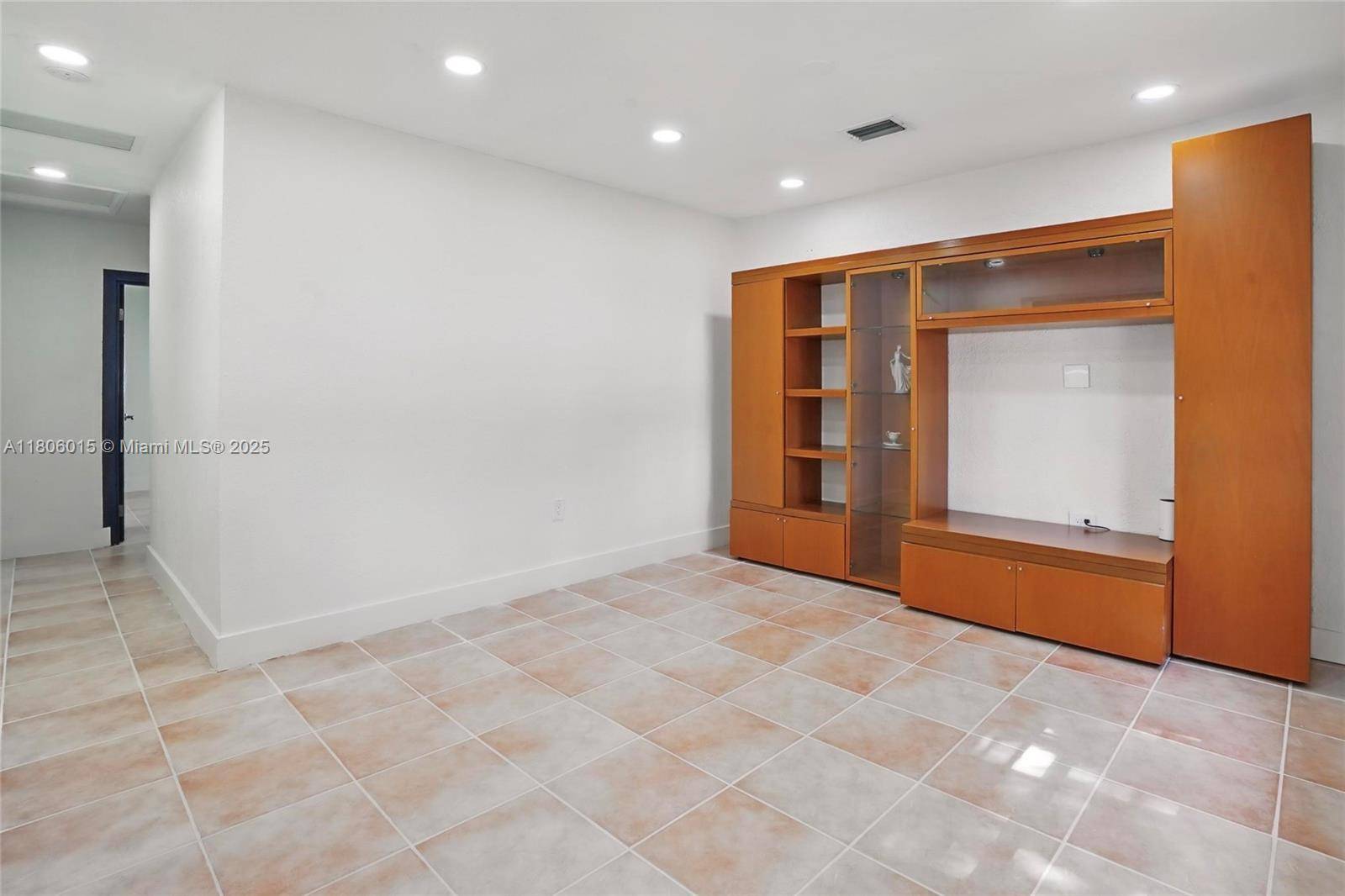 Fort Lauderdale, FL 33315,2000 SW 4th Ave #01