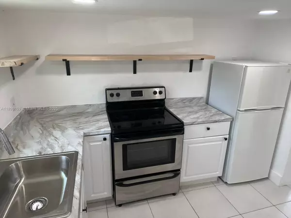 Dania Beach, FL 33004,126 NW 13th Ave