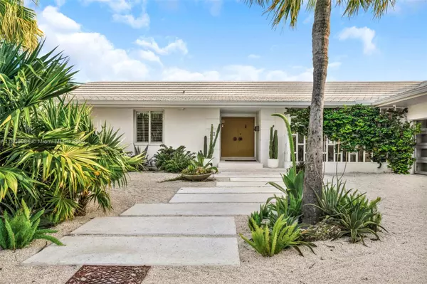 Key Biscayne, FL 33149,250 Knollwood Dr