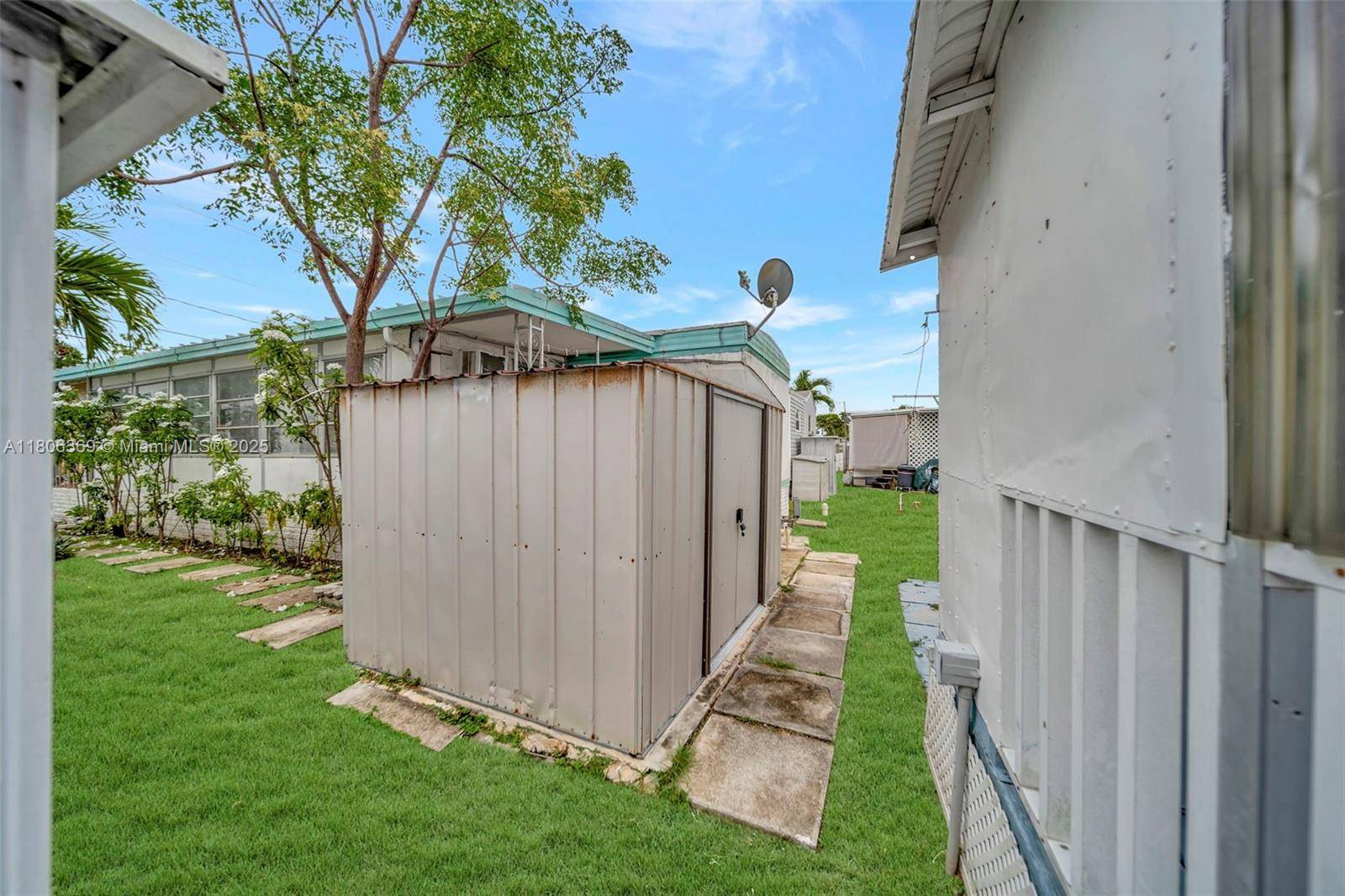 Hallandale Beach, FL 33009,346 Maple St