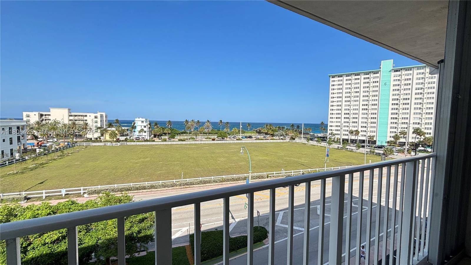 Lauderdale By The Sea, FL 33308,4117 Bougainvilla Dr #508