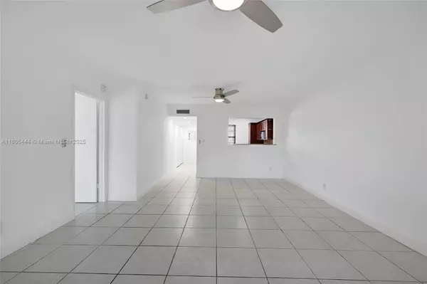 Pompano Beach, FL 33060,126 S Cypress Rd #729