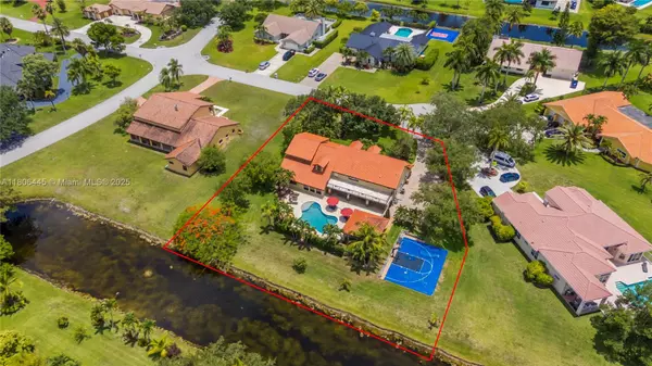 11915 Green Oak Dr, Davie, FL 33330
