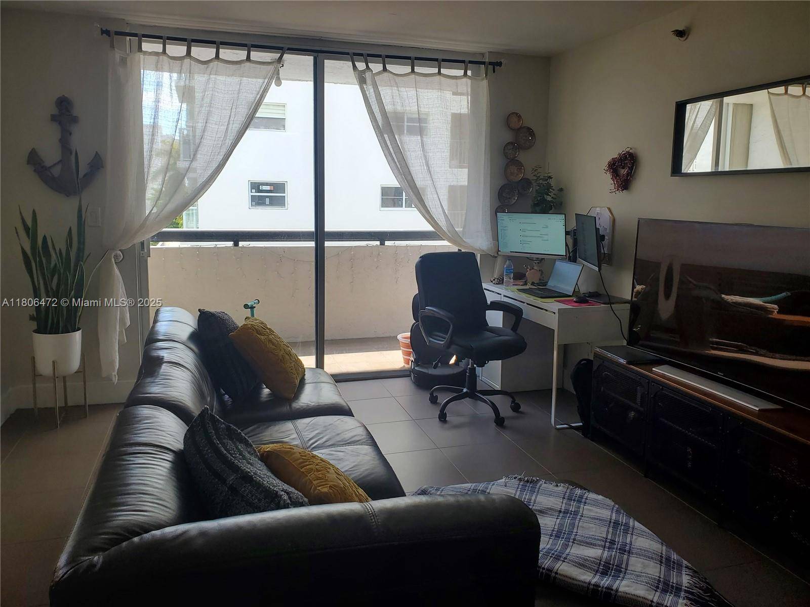 Miami Beach, FL 33139,1775 Washington Ave #4A