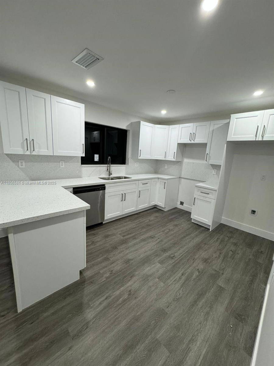 Miami, FL 33144,940 SW 78th Pl