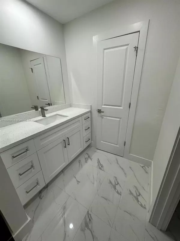 Miami, FL 33144,940 SW 78th Pl