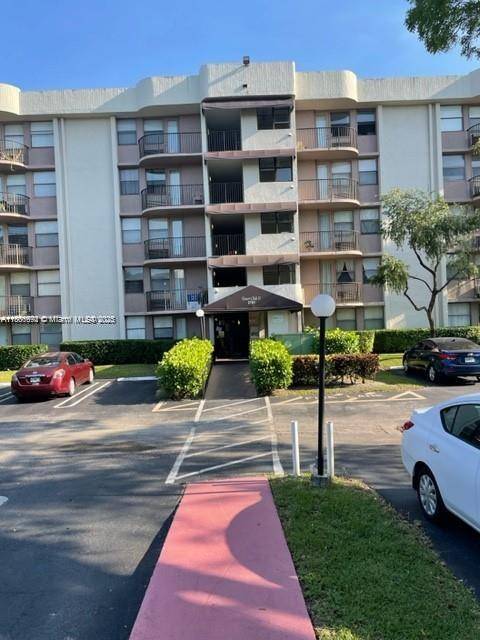 2701 Riverside Dr #202-B, Coral Springs, FL 33065