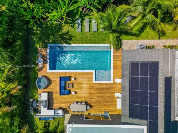 South Miami, FL 33143,5943 SW 62nd St