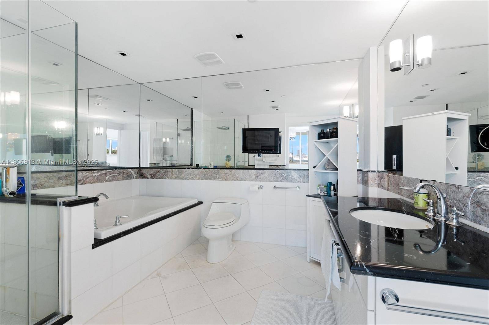 Miami Beach, FL 33139,540 West Ave #513