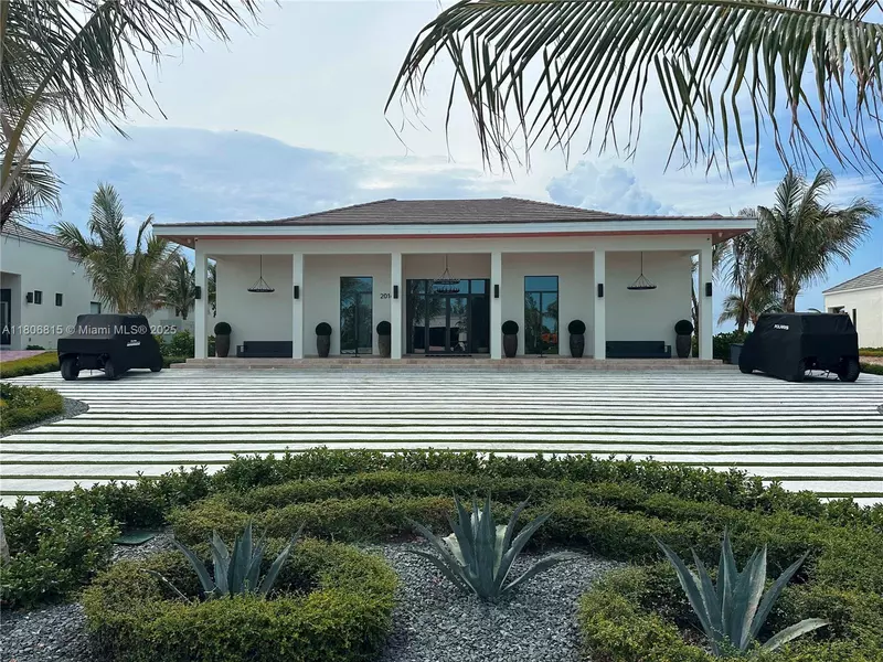 12 Bahamas, FL