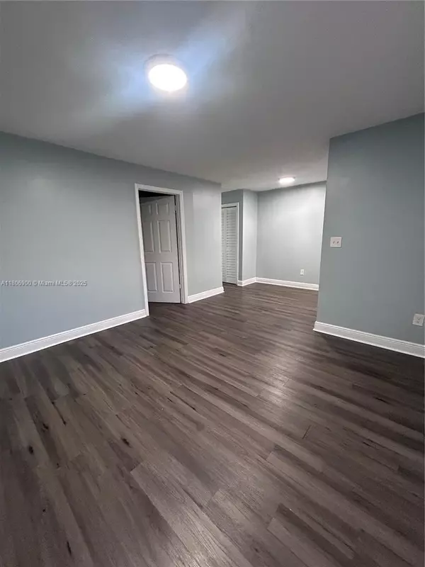 Hollywood, FL 33020,2137 Hayes St #18