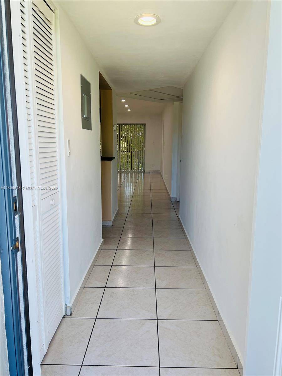 Tamarac, FL 33321,8000 Fairview Dr #310