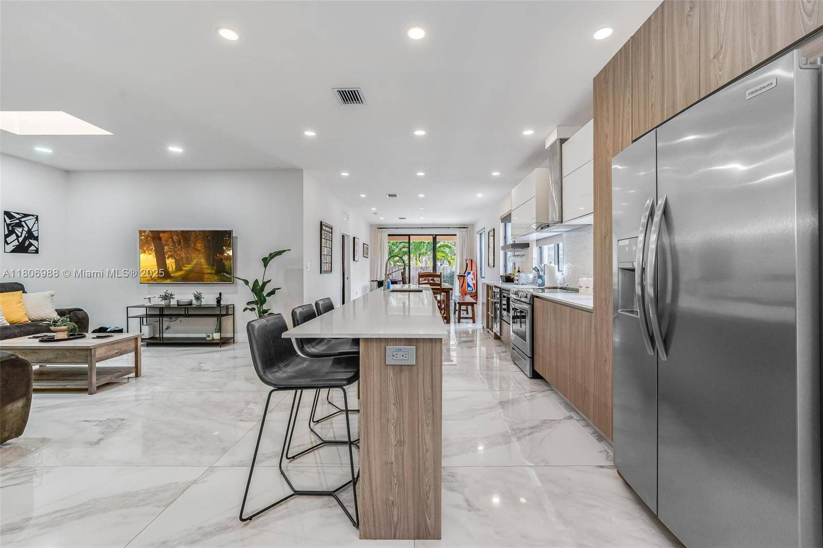 Fort Lauderdale, FL 33315,828 SW 14th Ct