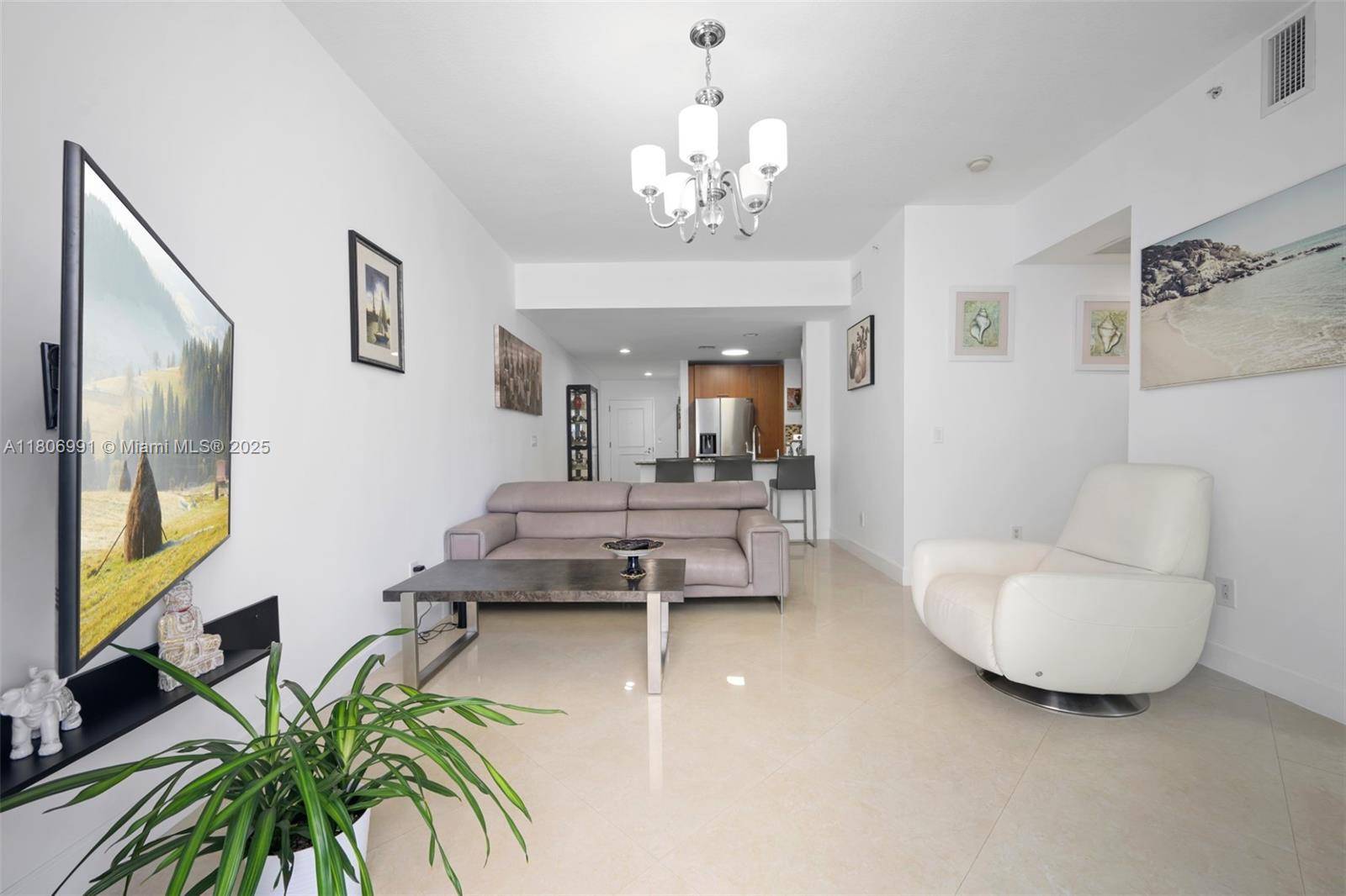 Hallandale Beach, FL 33009,1945 S Ocean Dr #404