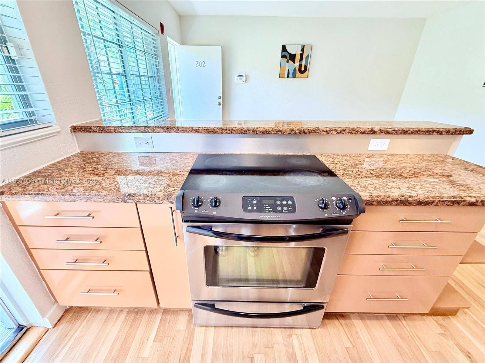 Miami Beach, FL 33139,1220 Alton Rd #202
