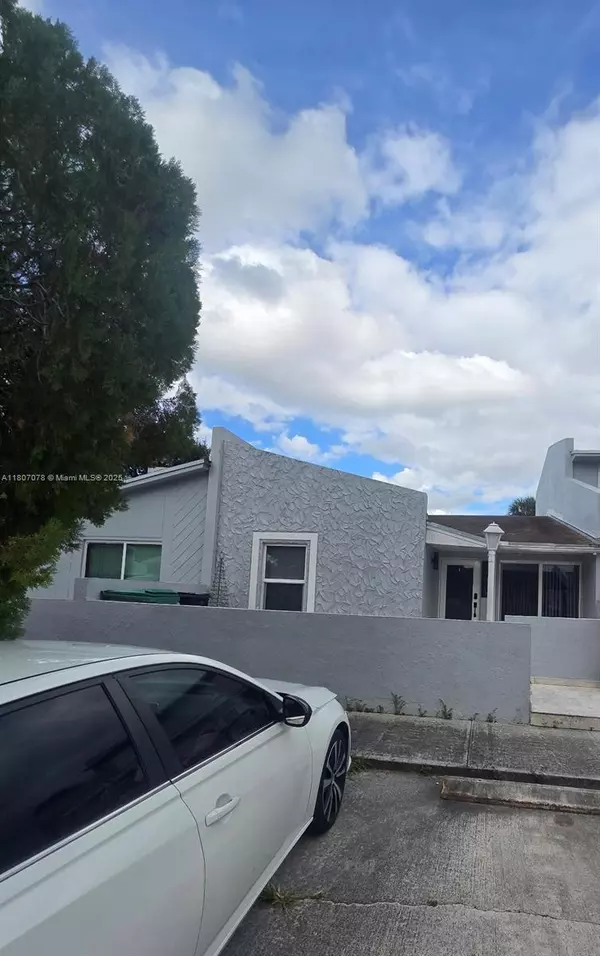 19423 NW 53rd Pl, Miami Gardens, FL 33055