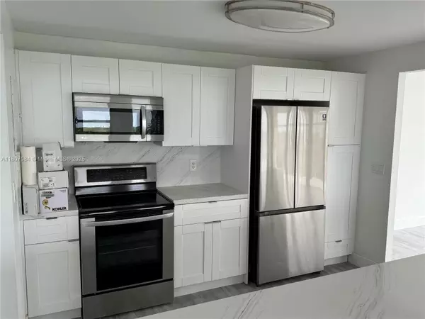 Hallandale Beach, FL 33009,200 Leslie Dr #631