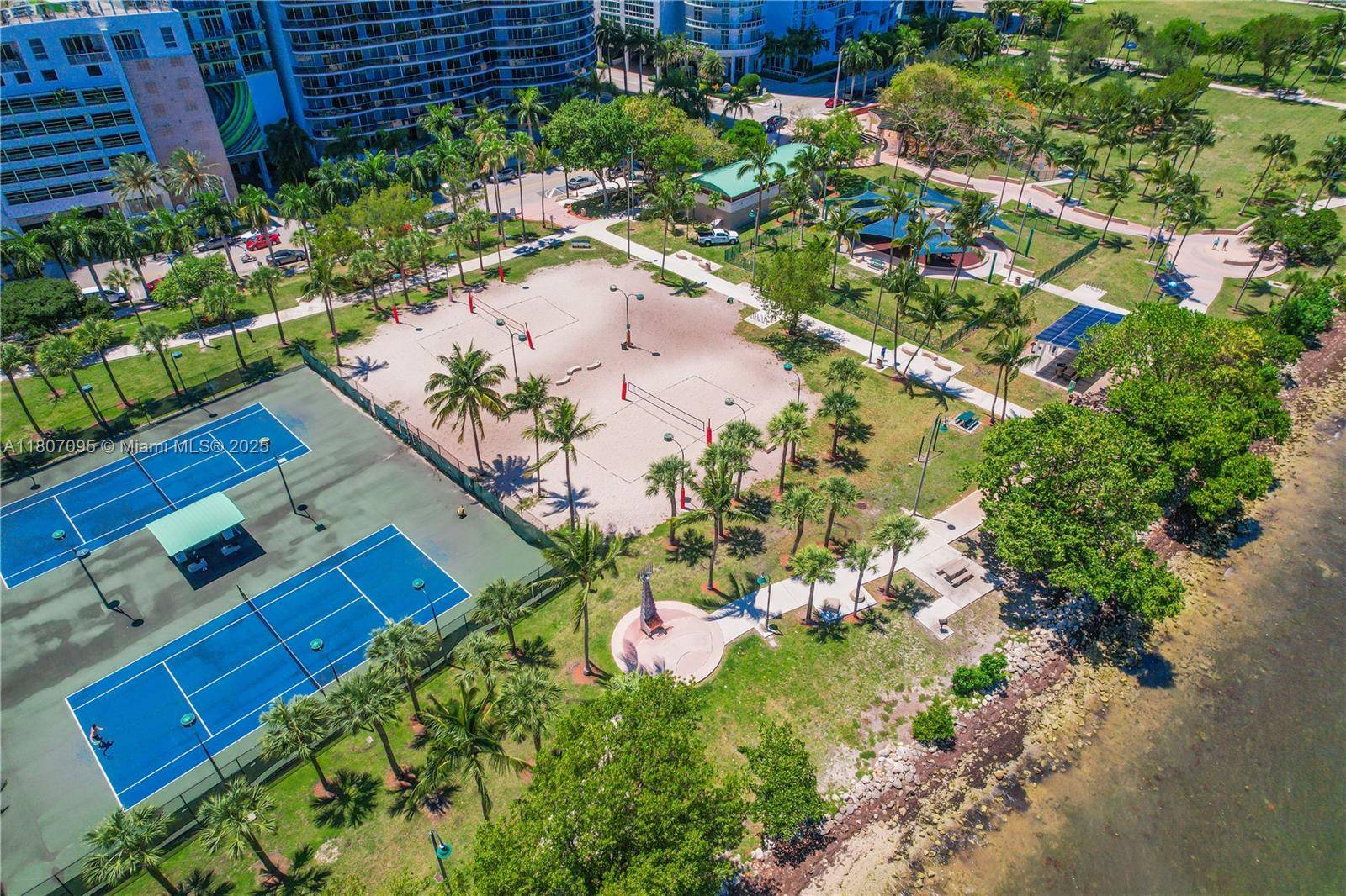 Miami, FL 33137,2000 N Bayshore Dr #228