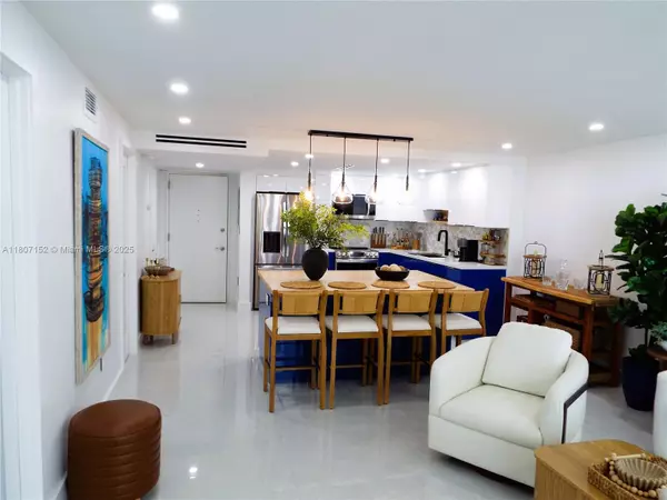 Miami Beach, FL 33140,5701 Collins Ave #1619