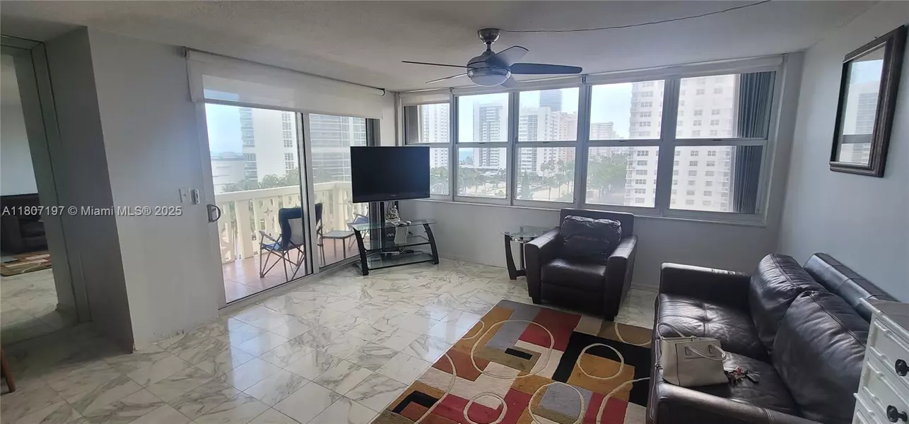 1825 S Ocean Dr #814, Hallandale Beach, FL 33009