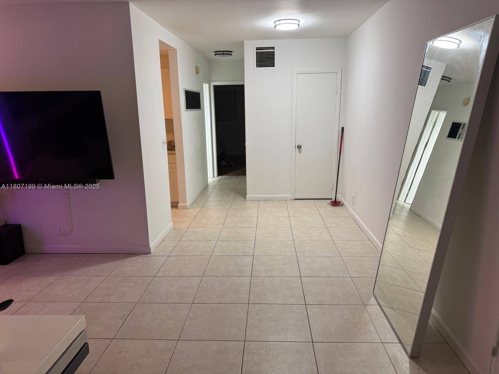 Hallandale Beach, FL 33009,467 GOLDEN ISLE #307