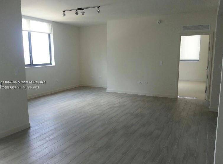 Miami, FL 33130,999 SW 1st Ave #1204