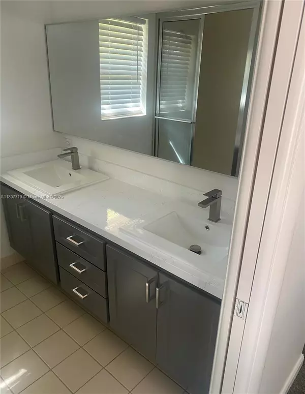 West Palm Beach, FL 33409,3107 Kingston Ct