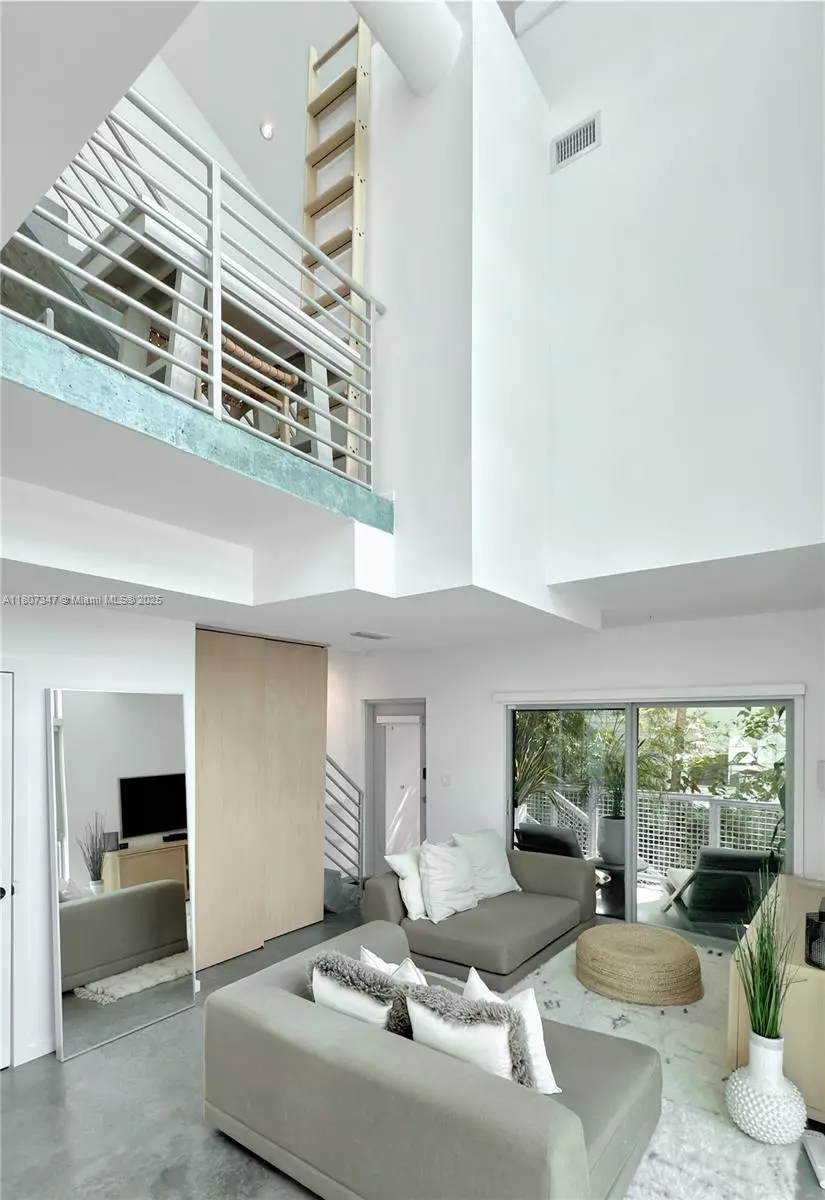 Miami Beach, FL 33139,734 Michigan Ave #7