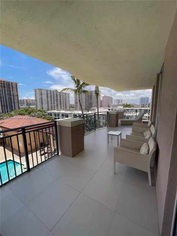Sunny Isles Beach, FL 33160,17555 Atlantic Blvd #702