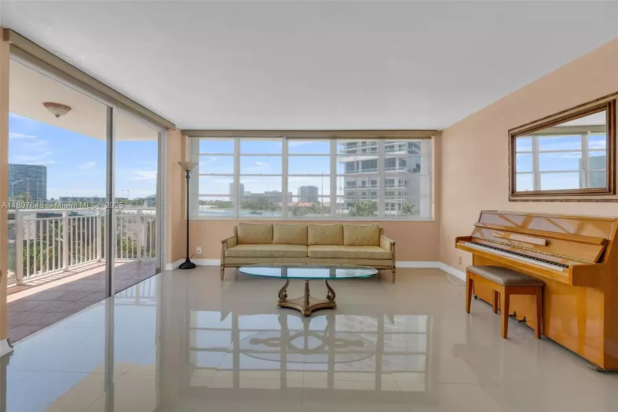 1801 S Ocean Dr #538, Hallandale Beach, FL 33009